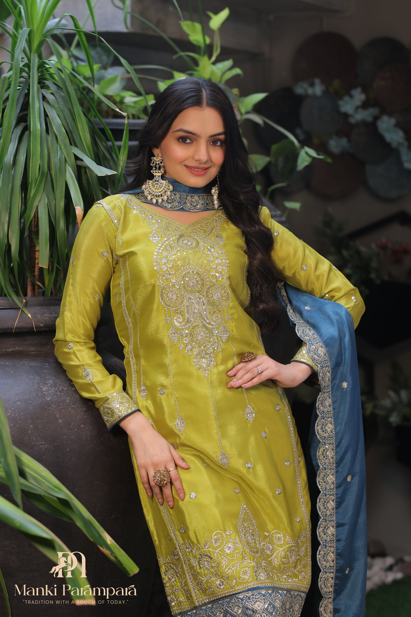 Manki Parampara-Pitambar–Neel Zari Jaal Suit