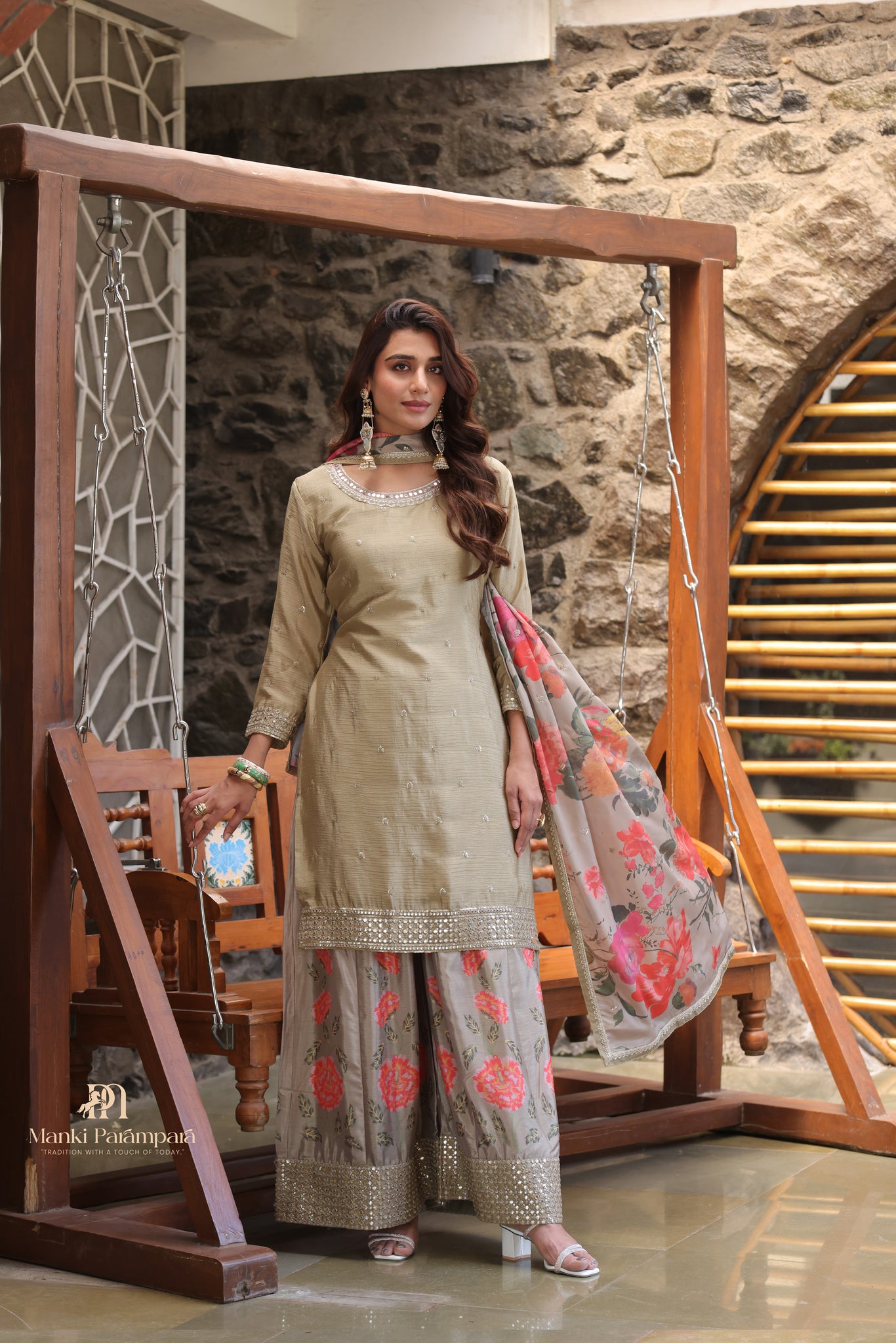 Manki Parampara – Sunehri Gulshan Set