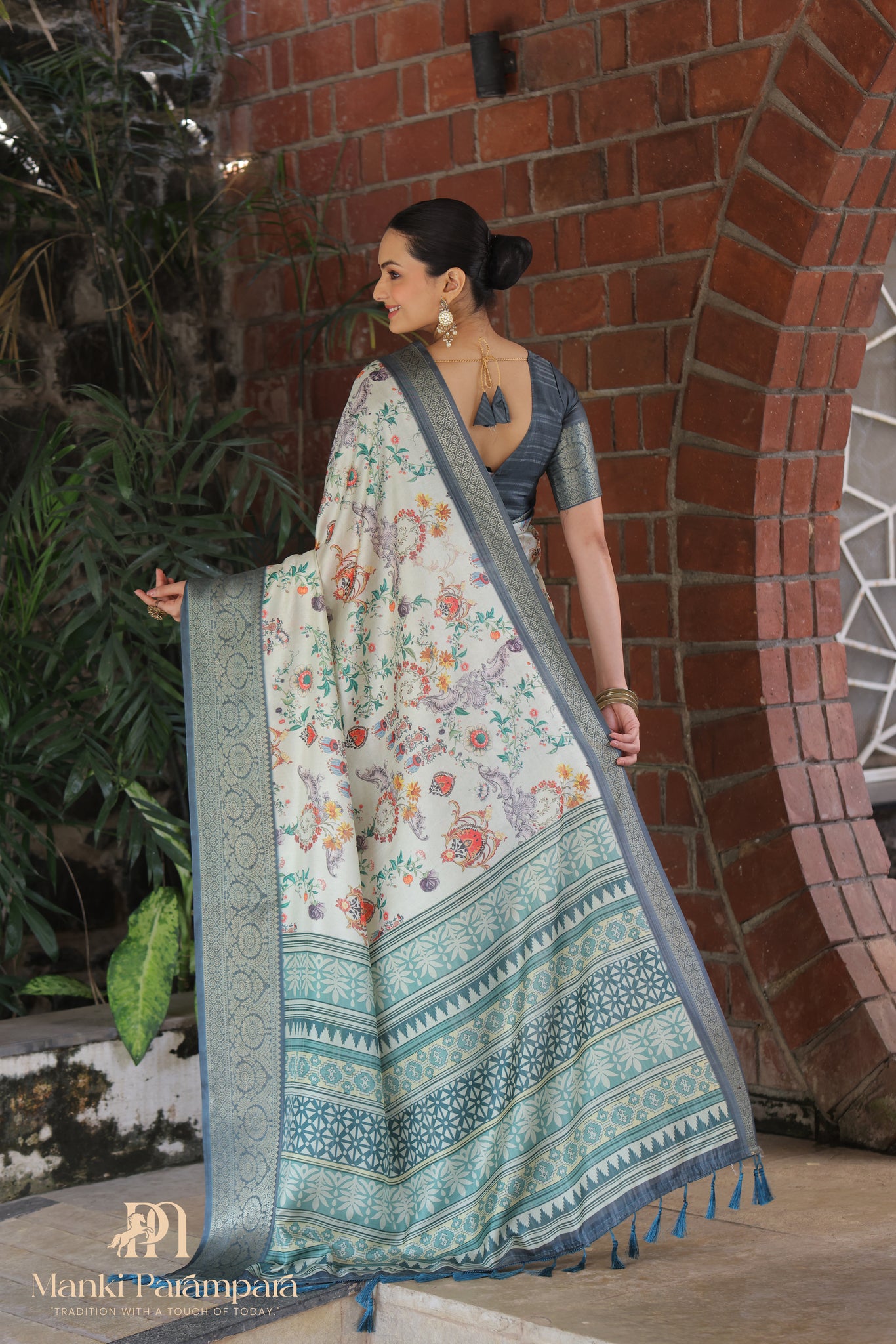 Vanadevi Floral Saree