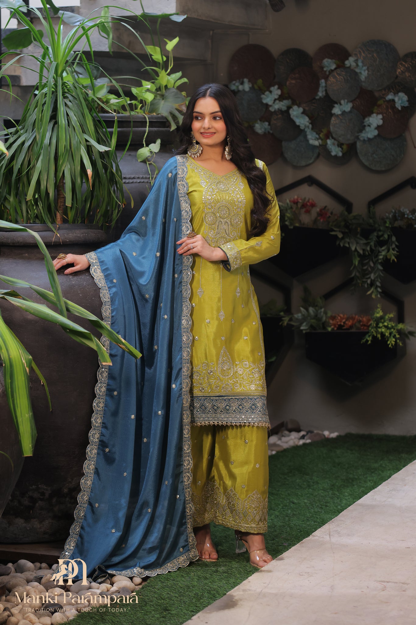 Manki Parampara-Pitambar–Neel Zari Jaal Suit