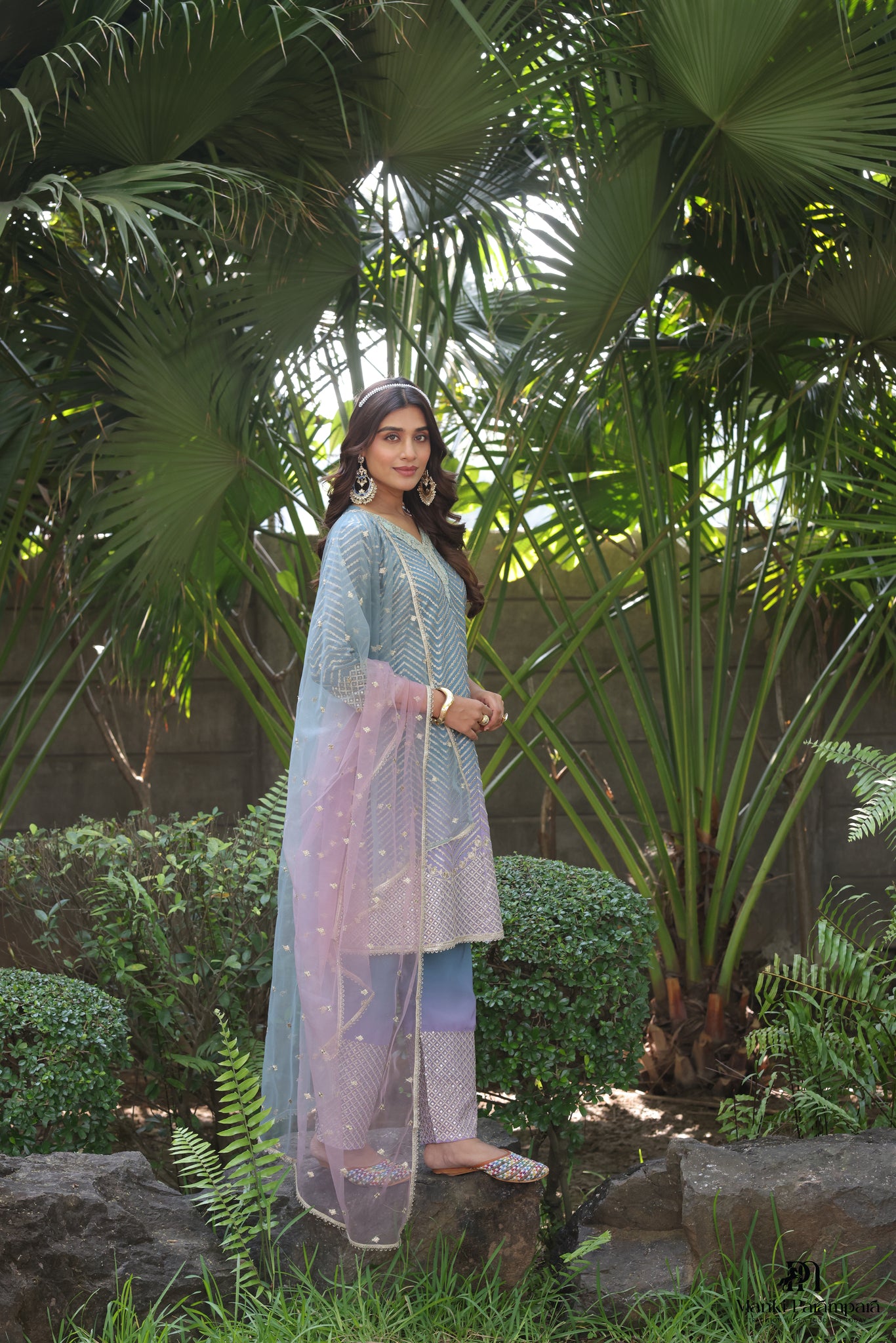 Manki Parampara-Neelam Zari Kurta Set