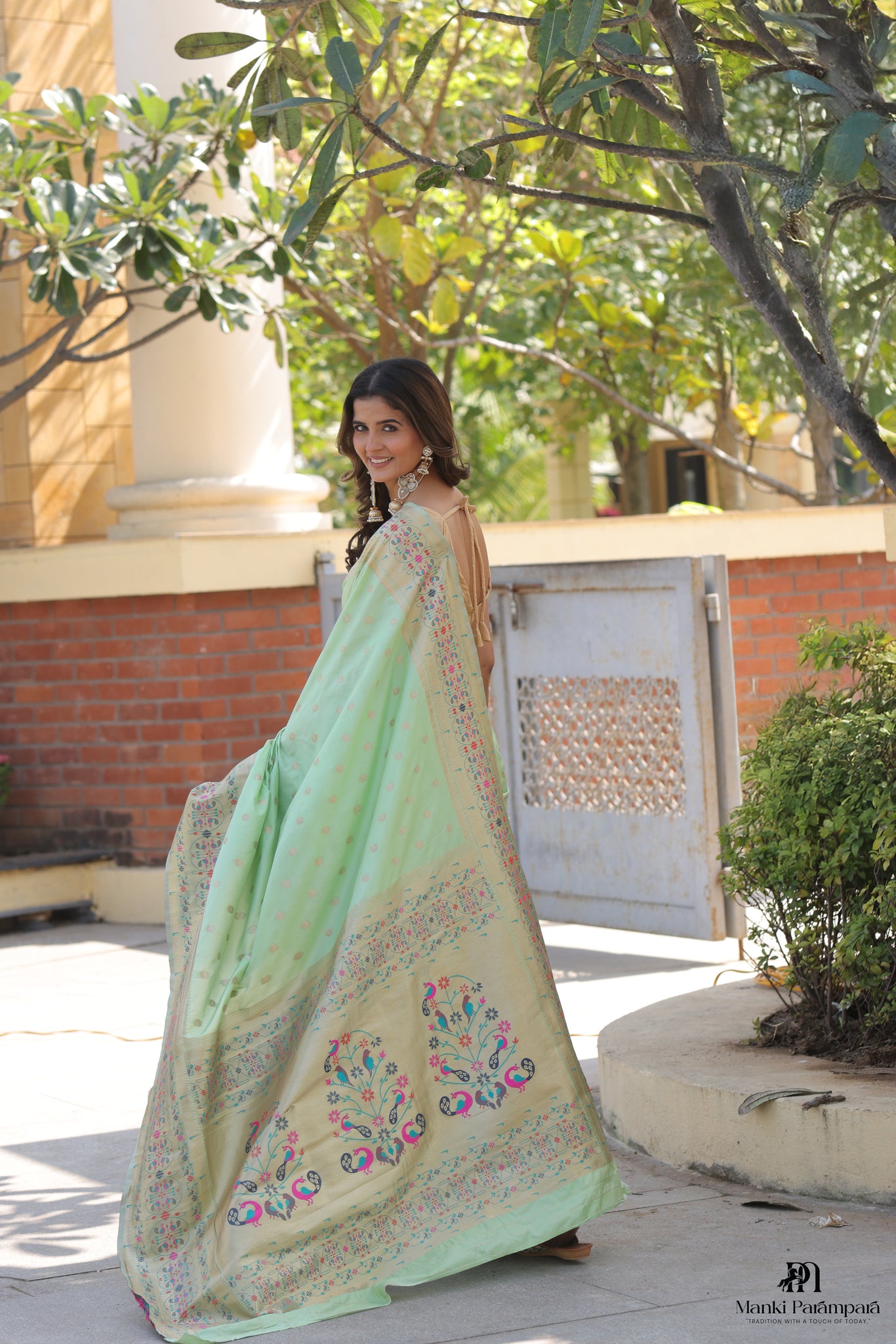 Rajsi Meenakari Pushpvastra