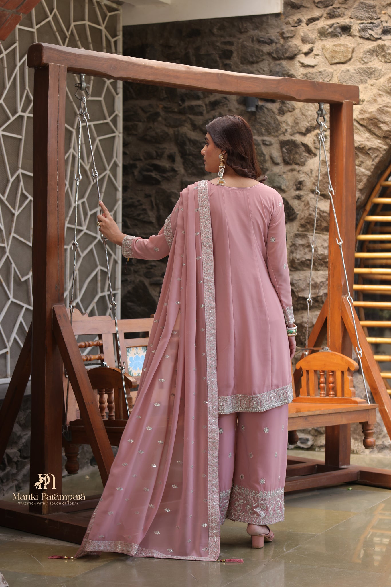 Manki Parampara – Gulabi Zarposhak