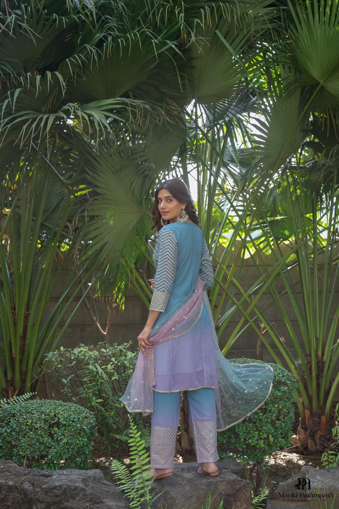 Manki Parampara-Neelam Zari Kurta Set